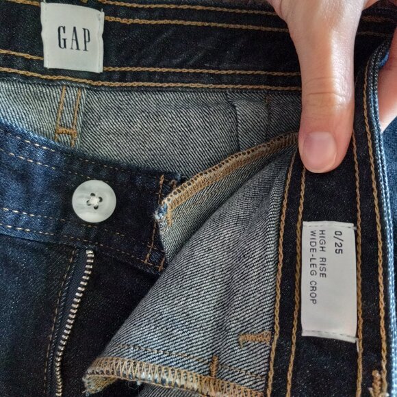 Gap High Rise Dark Wash Wide Leg Crop Jeans Size 0/25 - Picture 2 of 3